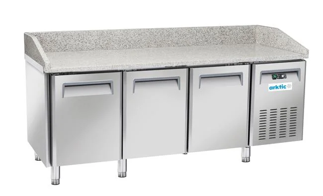 Stół chłodniczy do pizzy 3-drzwiowy, Arktic, 600x400, 186L, 220-240V/450W Wariant podstawowy